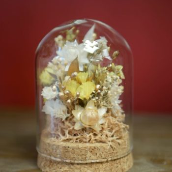 Cloche de fleurs séchées