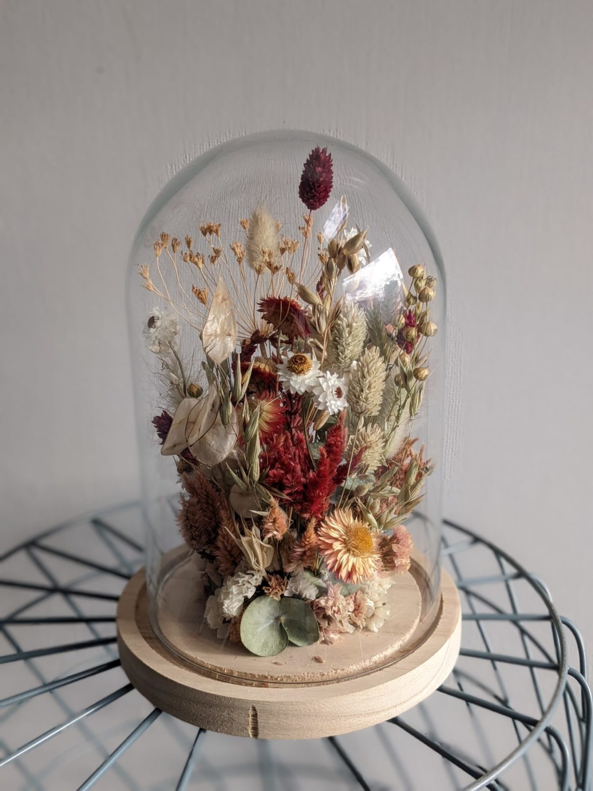 Cloche de fleurs séchées