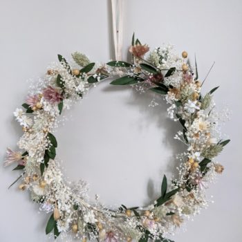 Couronne de fleurs séchées
