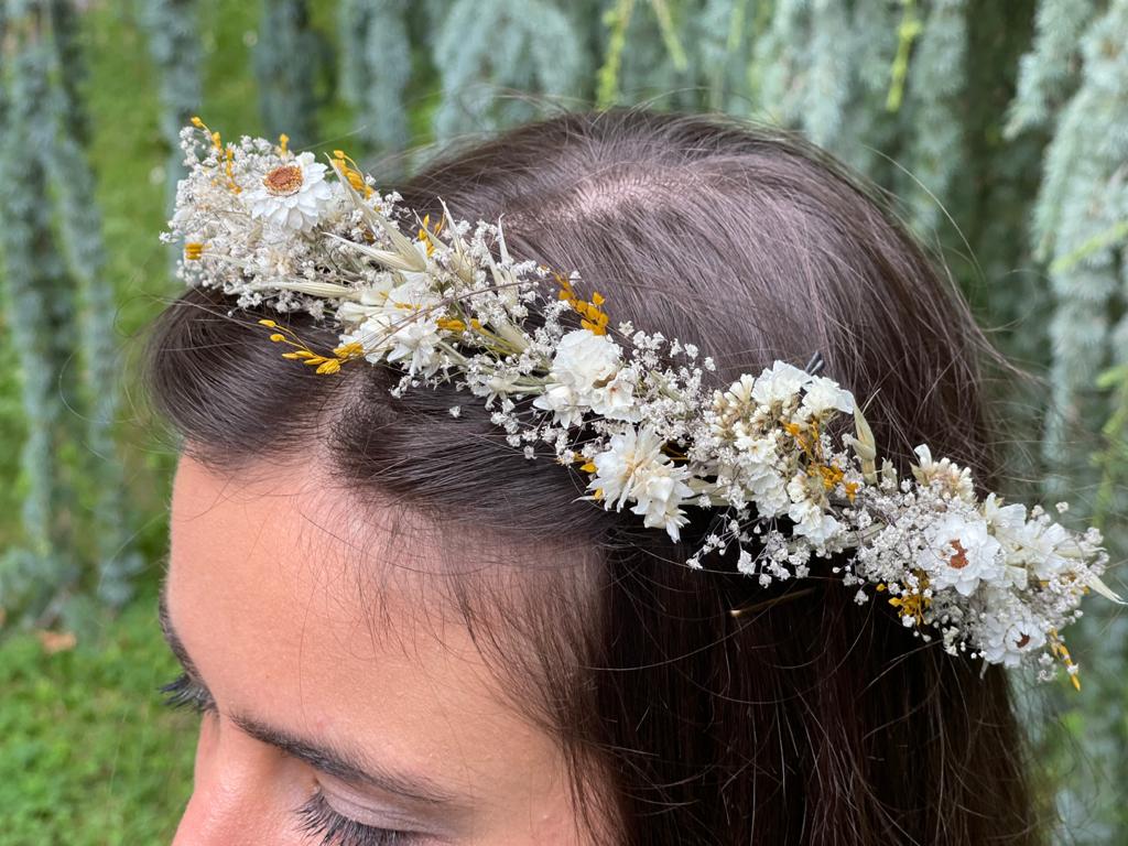 Couronne de fleurs séchées pour cheveux