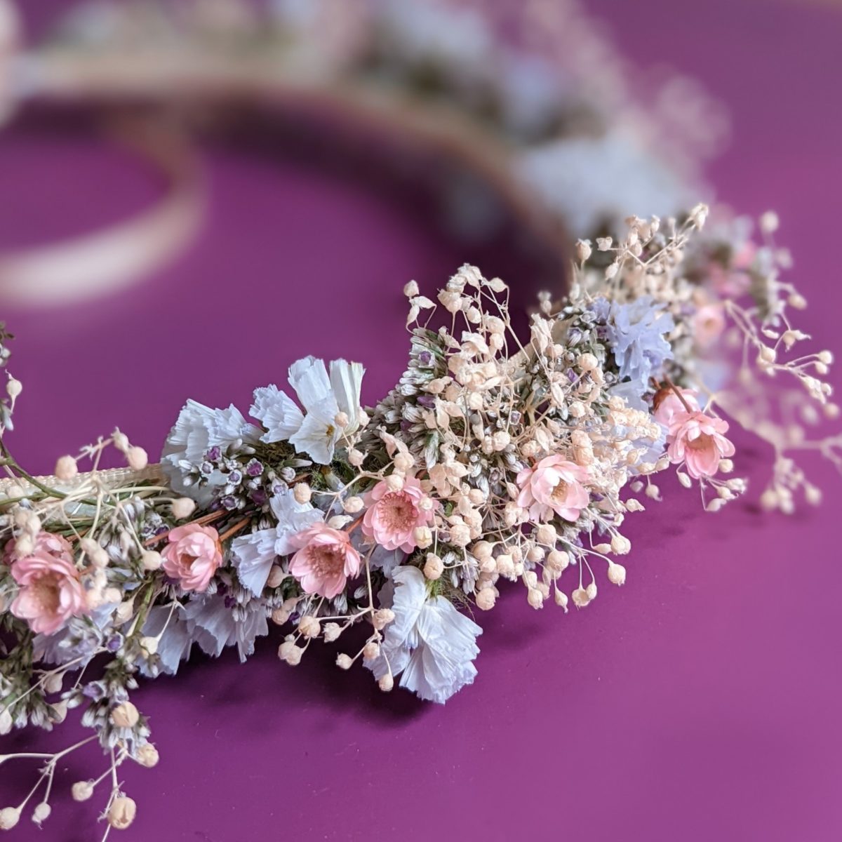 Couronne de fleurs séchées pour cheveux